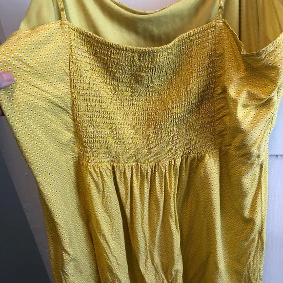 Tl xxl summer dress. Spaghetti straps, lined , zipper on side- elastic back used - Picture 5 of 9